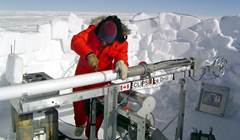 https://nsidc.org/sites/nsidc.org/files/images/icecore_drill.jpg