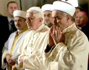 http://www.hirhome.com/islam/pope_mosque1.jpg